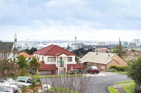 Photo of property in 16 Astelia Place, Goodwood Heights, Auckland, 2105
