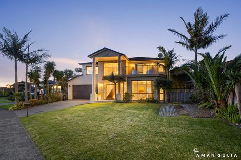Photo of property in 8 Waikura Drive, Te Atatu Peninsula, Auckland, 0610