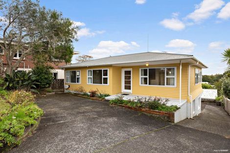 Photo of property in 31 Sunrise Avenue, Murrays Bay, Auckland, 0630