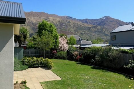 Photo of property in 2 Stonebrook Drive, Wanaka, 9305