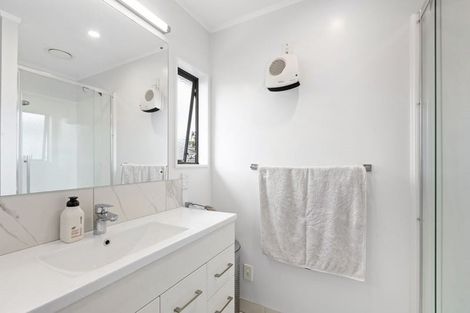 Photo of property in 34 Pine Road, Orewa, 0931