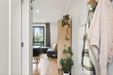 Photo of property in 6 Honowai Street, Kumeu, 0810
