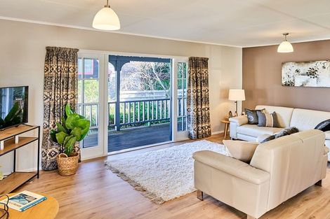 Photo of property in 61 Gloaming Hill, Titahi Bay, Porirua, 5022