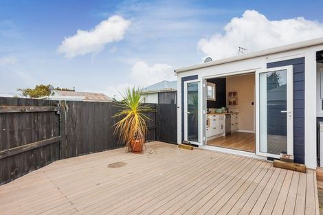Photo of property in 19 Carlisle Street, Milson, Palmerston North, 4414