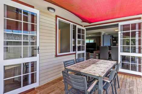 Photo of property in 6 Kauri Street, Merrilands, New Plymouth, 4312
