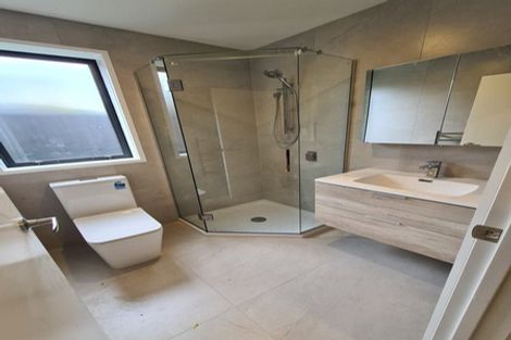 Photo of property in 6a Brunton Place, Glenfield, Auckland, 0629