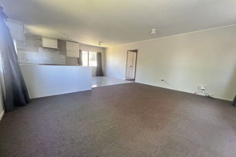 Photo of property in 1/21 Lowtherhurst Road, Massey, Auckland, 0614