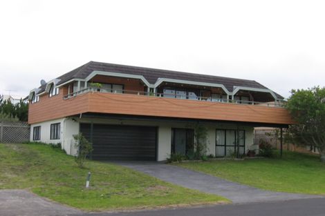 Photo of property in 8 Day Dawn Crescent, Omaha, 0986