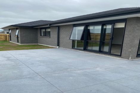 Photo of property in 59 Seagrass Place, Otaki Beach, Otaki, 5512