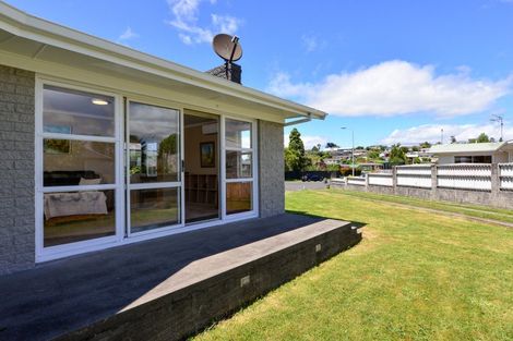 Photo of property in 17 Simon Place, Nawton, Hamilton, 3200