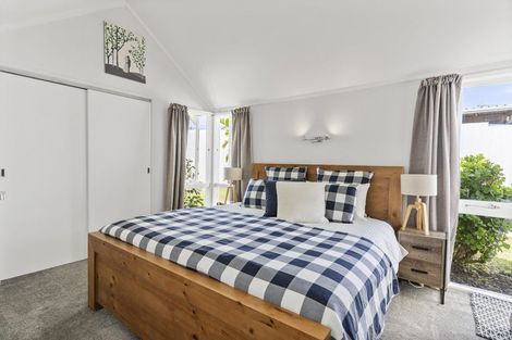 Photo of property in 2/120a Birkdale Road, Birkdale, Auckland, 0626