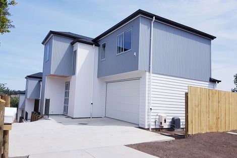 Photo of property in 812b East Coast Road, Oteha, Auckland, 0630