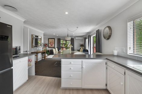 Photo of property in 2/57 Nigel Road, Browns Bay, Auckland, 0630