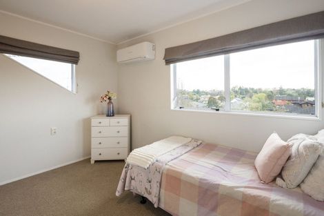 Photo of property in 8 Burn-murdoch Street, St Andrews, Hamilton, 3200