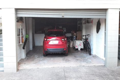 Photo of property in 60 Moore Street, Hillcrest, Auckland, 0627