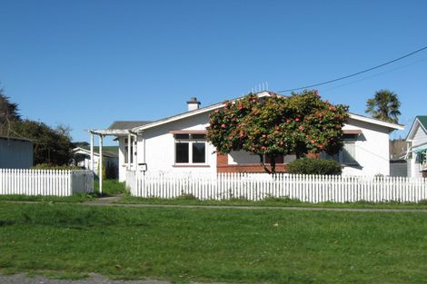 Photo of property in 6 Rangatira Road, Hunterville, 4730