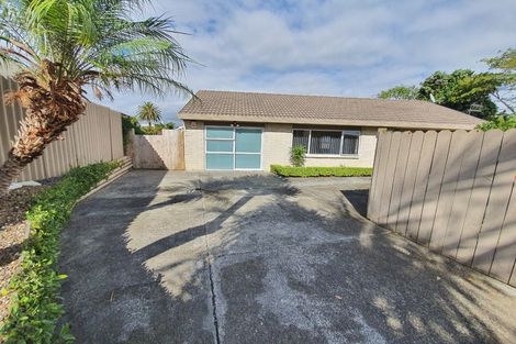 Photo of property in 2/4 South Street, Papakura, 2110