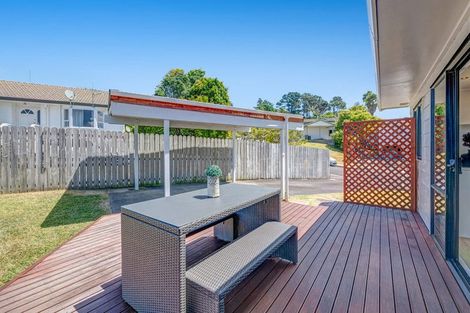 Photo of property in 1/12 Jumento Place, Unsworth Heights, Auckland, 0632