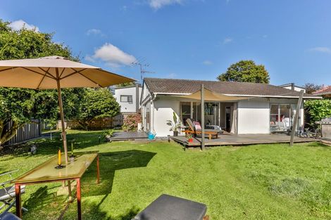 Photo of property in 2/43 Central Avenue, Papatoetoe, Auckland, 2025