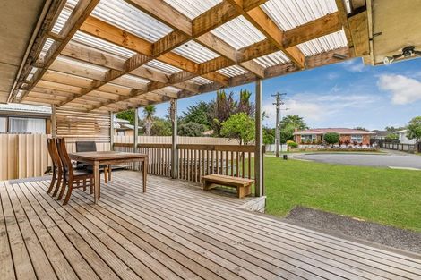 Photo of property in 14 Salas Place, Papakura, 2110