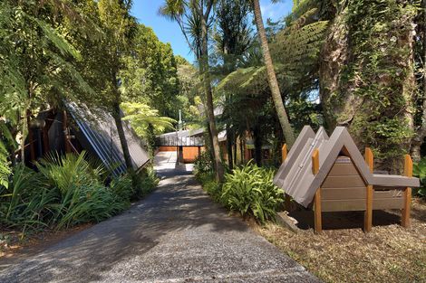 Photo of property in 12 Taraire Road, Titirangi, Auckland, 0604