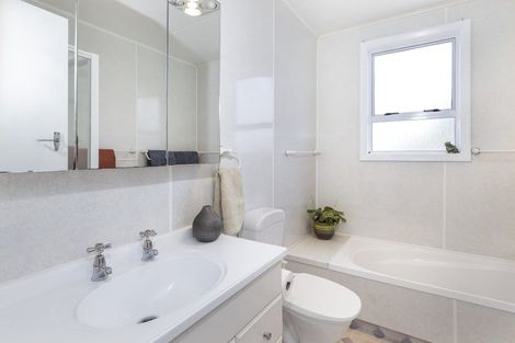 Photo of property in 21 Newbourne Crescent, Redwoodtown, Blenheim, 7201