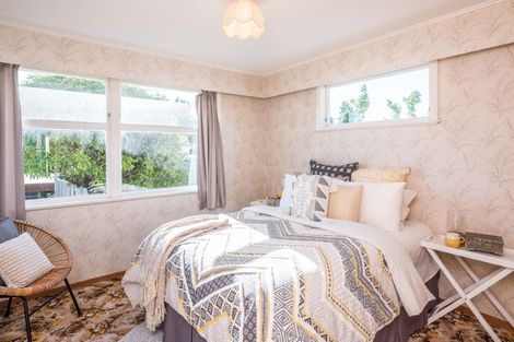 Photo of property in 23 Cara Crescent, Paparangi, Wellington, 6037