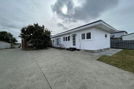 Photo of property in 18 River Road, Te Atatu Peninsula, Auckland, 0610