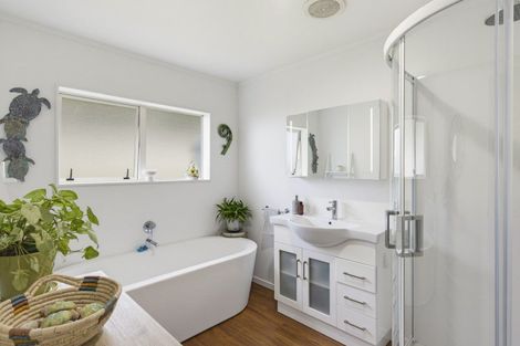 Photo of property in 19 Villa Grove, Paraparaumu, 5032