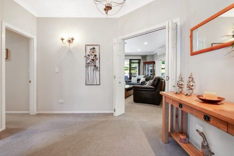 Photo of property in 12 Hobbs Road, Matakatia, Whangaparaoa, 0930
