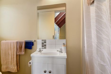 Photo of property in 4a Gemini Place, Kawaha Point, Rotorua, 3010