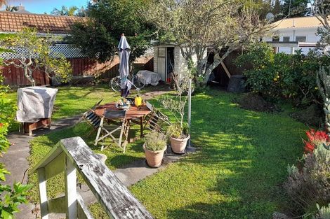 Photo of property in 1/30 Norwood Road, Bayswater, Auckland, 0622