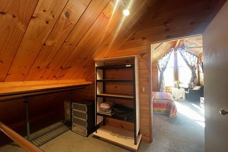 Photo of property in 2/28 Knightsbridge Drive, Forrest Hill, Auckland, 0620