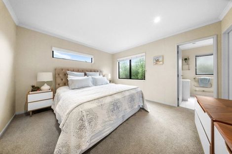 Photo of property in 15 Lilybank Crescent, East Tamaki, Auckland, 2013