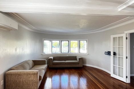 Photo of property in 5 Hattaway Avenue, Bucklands Beach, Auckland, 2012