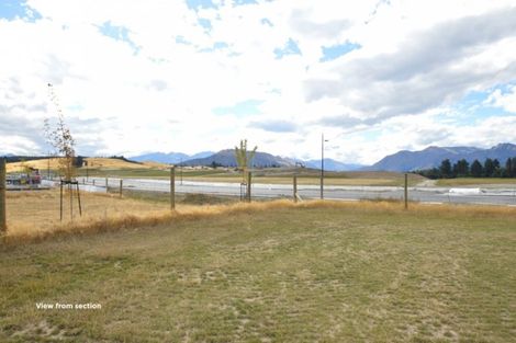 Photo of property in 5 Matakanui Lane, Wanaka, 9305