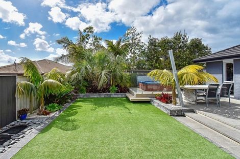 Photo of property in 17 Turnberry Drive, Wattle Downs, Auckland, 2103