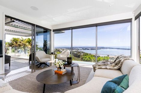 Photo of property in 8 Avery Place, Redcliffs, Christchurch, 8081