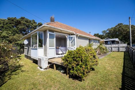 Photo of property in 121 Frankley Road, Frankleigh Park, New Plymouth, 4310