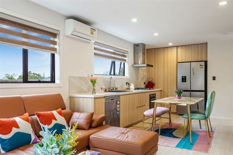 Photo of property in 7d Kerria Place, Sunnynook, Auckland, 0620