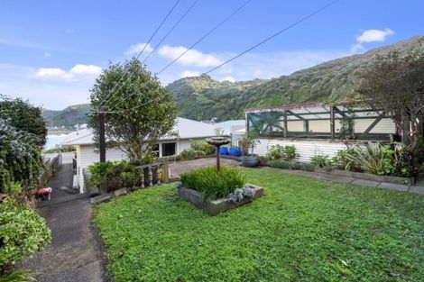 Photo of property in 81 Breaker Bay Road, Breaker Bay, Wellington, 6022