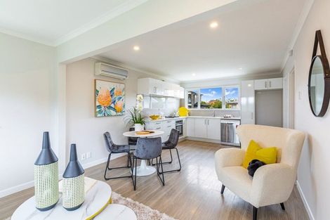 Photo of property in 61 Archibald Road, Kelston, Auckland, 0602