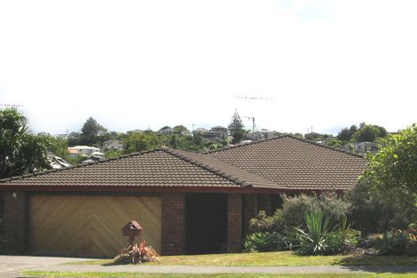 Photo of property in 23 Bayside Drive, Browns Bay, Auckland, 0630