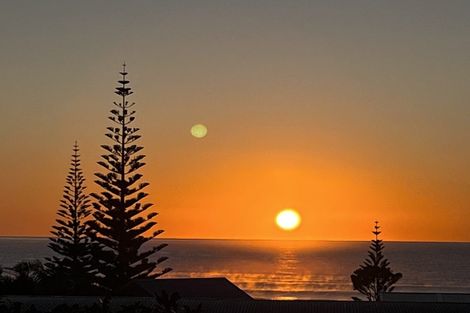 Photo of property in 113 Russell Bruce Place, Onemana, Whangamata, 3691