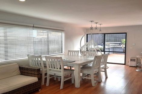 Photo of property in 2/4 Antrim Grove, Bayview, Auckland, 0629