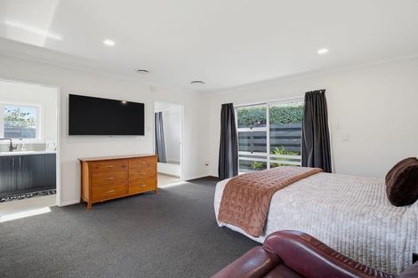 Photo of property in 8 Aintree Crescent, Awapuni, Palmerston North, 4412
