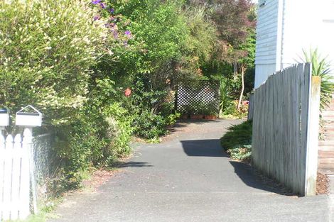 Photo of property in 1/8 Tyne Road, Forrest Hill, Auckland, 0620