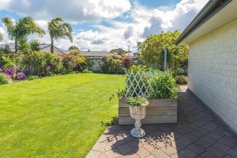 Photo of property in 15 Gilligan Close, College Estate, Whanganui, 4500