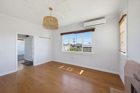 Photo of property in 403 Carrington Street, Upper Vogeltown, New Plymouth, 4310