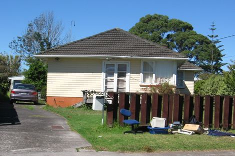Photo of property in 98 Cobham Crescent, Kelston, Auckland, 0602